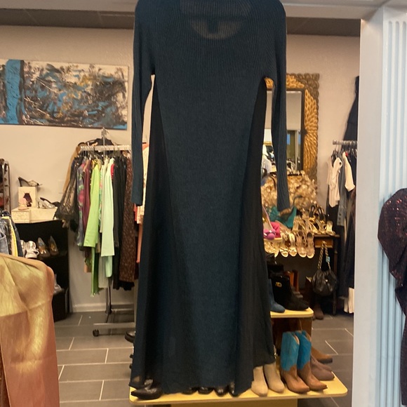 Today’s Designer Long Dress - Picture 2 of 5